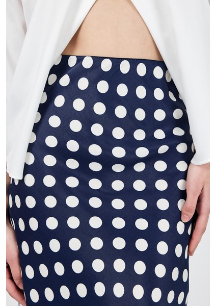 Lacivert Puantiye Desen Saten Midi Etek 9416 fırsatları