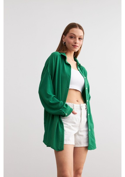 Kadın Yeşil Oversize Uzun Krinkıl Gömlek