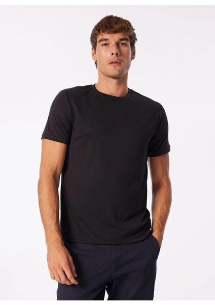 Bisiklet Yaka Kol Ucu Duble Slim Fit Erkek T-Shirt