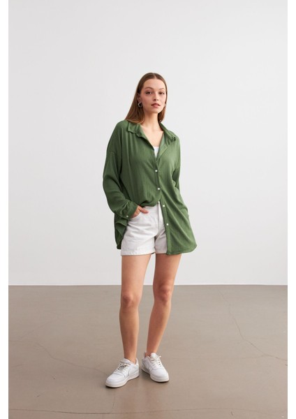 Kadın Haki Yeşil Oversize Uzun Krinkıl Gömlek