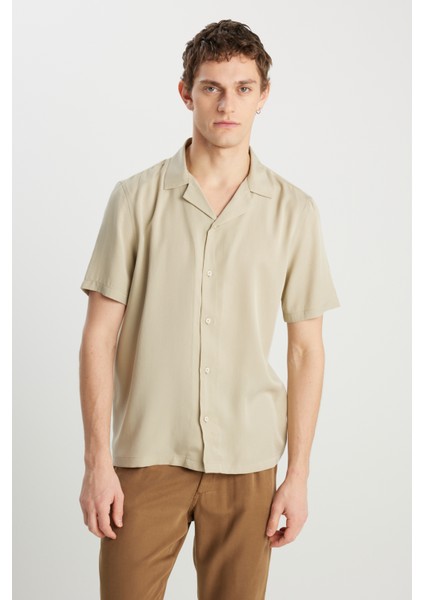 Relaxed Fit Geniş Kesim Yumuşak Dokulu Bej Gömlek