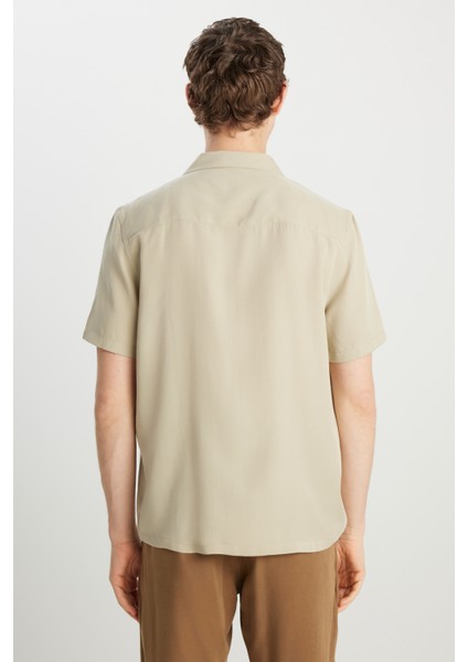 Relaxed Fit Geniş Kesim Yumuşak Dokulu Bej Gömlek