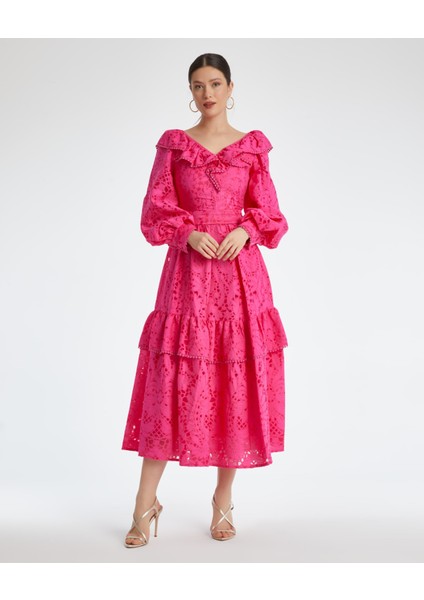 Kadın Midi Boy Elbise - Katlı Etek, Kemer Detayı - Modern ve Şık Tasarım - Günlük ve Özel Gün Için Elbise