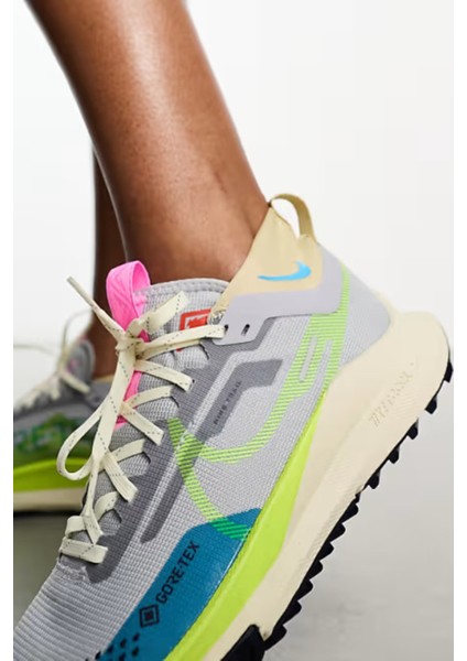 React Pegasus Trail 4 Gore-Tex Kadın Koşu Ayakkabısı