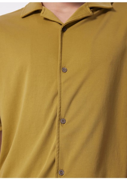 Kısa Kollu Apaj Yaka Slim Fit Örme Erkek Gömlek