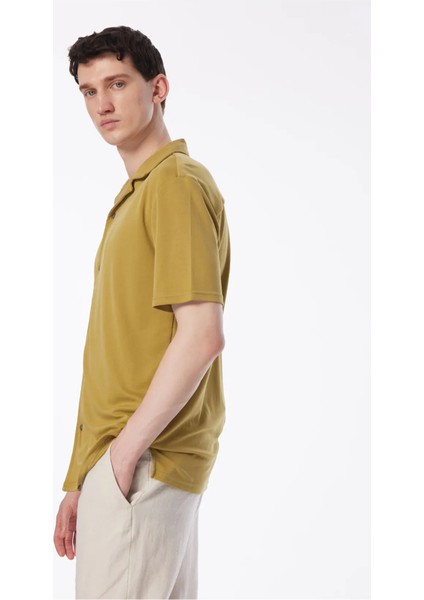Kısa Kollu Apaj Yaka Slim Fit Örme Erkek Gömlek