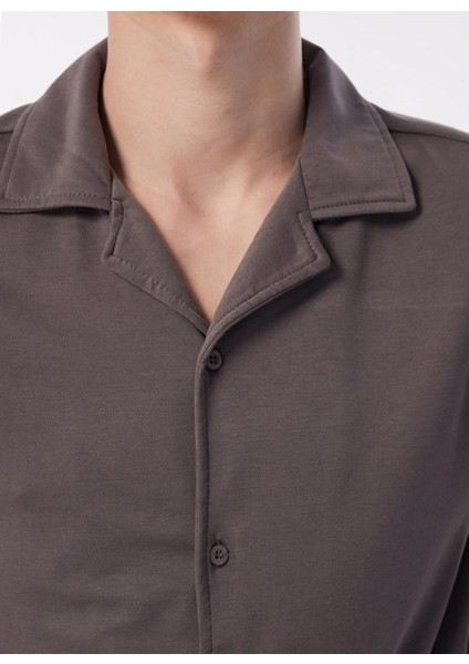 Kısa Kollu Apaj Yaka Slim Fit Örme Erkek Gömlek