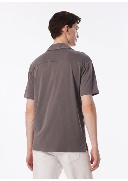 Kısa Kollu Apaj Yaka Slim Fit Örme Erkek Gömlek