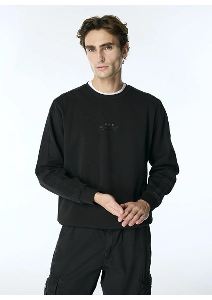 Bisiklet Yaka Göğsü Çıtçıt Cepli Slim Fit Erkek Sweatshirt fiyatları