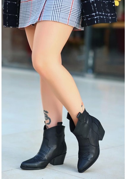 Akver Siyah Cilt Topuklu Bot fiyatları