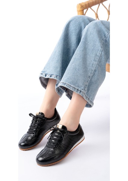 Siyah Rugan Bağcıklı Günlük Kadın Spor fiyatları