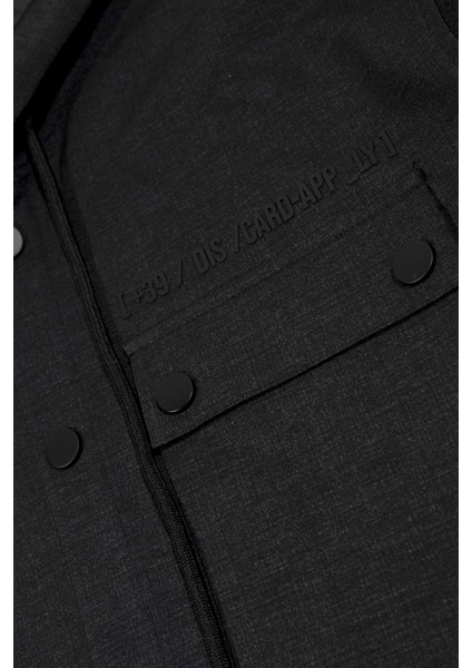 Kapüşon Yaka Önü Cep Detaylı Slim Fit Erkek Sweatshirt