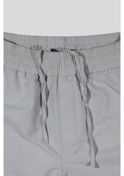 Çizgi Desenli Gizli Bağcıklı Erkek Şort modelleri