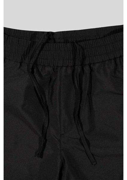 Çizgi Desenli Gizli Bağcıklı Erkek Şort modelleri