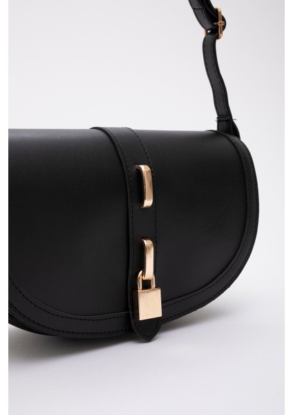 Siyah SHK92 Kilit Detaylı Suni Deri Tek Bölmeli Çıtçıtlı El, Kol ve Omuz Çantası U:15 E:25 G:6 cm indirimleri