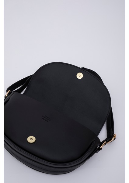 Kare Desenli Siyah Shk92 Kilit Detaylı Deri Tek Bölmeli Çıtçıtlı El, Kol Ve Omuz Çantası U:15 E:25 G:6 Cm