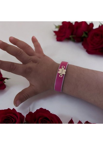 14 Ayar Plakalı Altın Çiçek Motifli Özgün Derili Kız Çocuklara Özel Isim Bilekliği-383İsim-PEMBE fiyatları