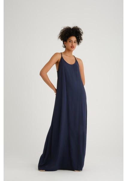 Maxi Abiye Elbise - Sırt Detaylı Modern ve Rahat Stil