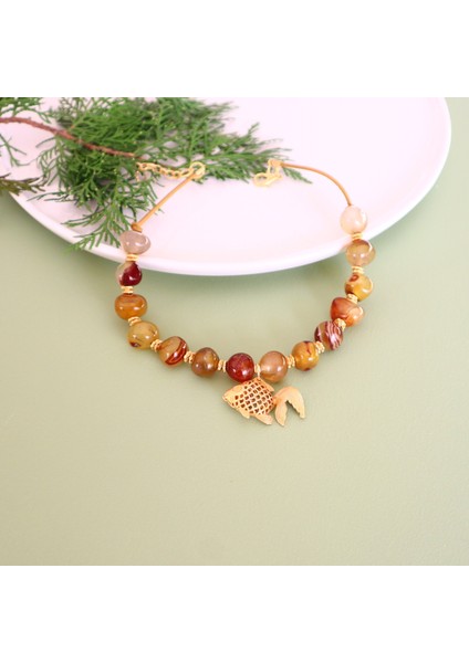 – Doğal Akik Taşlı Balık Figürlü Deri Kolye | Altın Kaplama, El Yapımı fırsatları