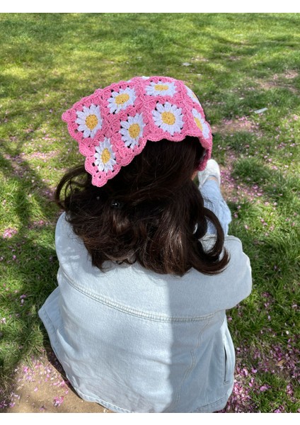 Papatya Motifli Örgü Bandana