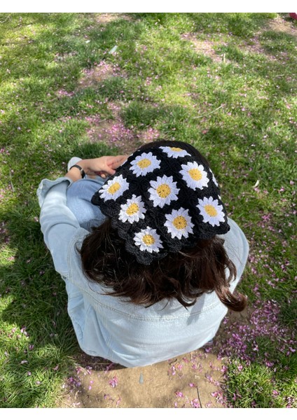 Papatya Motifli Örgü Bandana