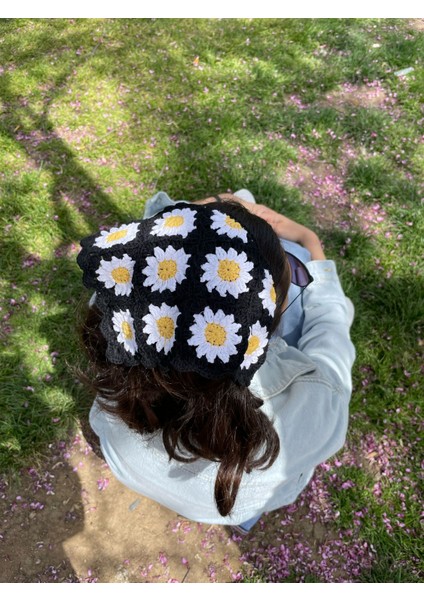 Papatya Motifli Örgü Bandana