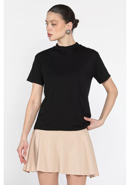 Dik Yaka Kadın Tişört P-00016360