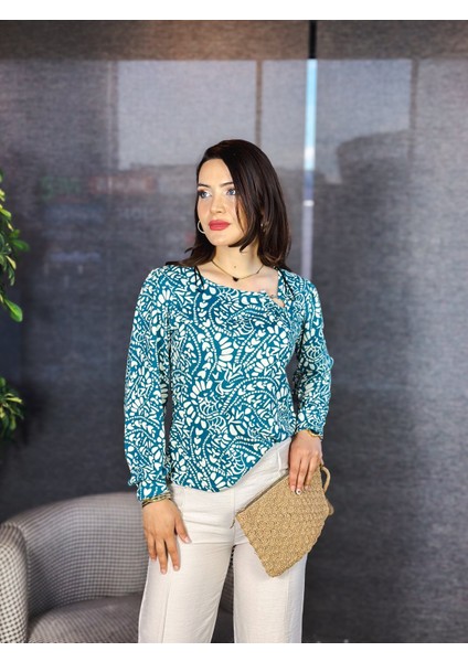 Kadın Yeşil Beyaz Desenli Asimetrik Yaka Pencere Detaylı Bluz | Şık ve Günlük Stil fırsatları