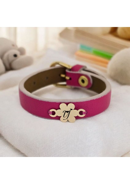 14 Ayar Altın Plakalı Kız Çocuklara Özel Çiçek Motifli Derili Harf Bilekliği-383Harf-PEMBE