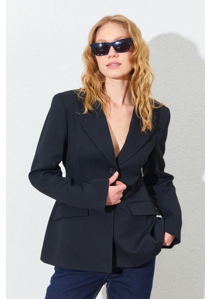 Kadın Siyah Beli Oturtmalı Çift Düğmeli Blazer Ceket