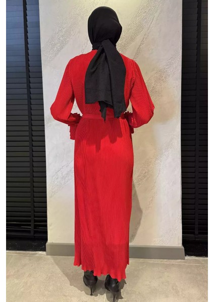 Bel Kuşaklı Gül Detaylı Tesettür Piliseli Elbise P-00015620