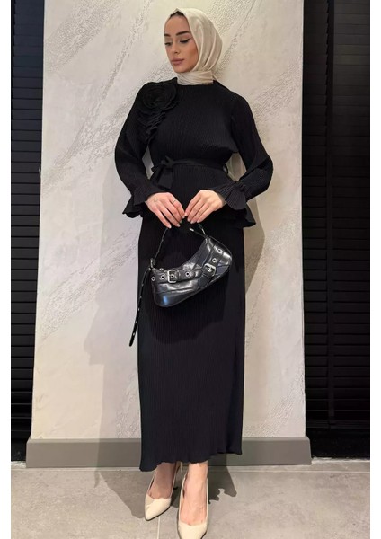 Bel Kuşaklı Gül Detaylı Tesettür Piliseli Elbise P-00015620