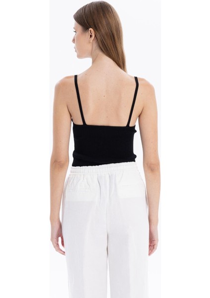 V Yaka Slim Fit Ince Askılı Triko Kadın Atlet