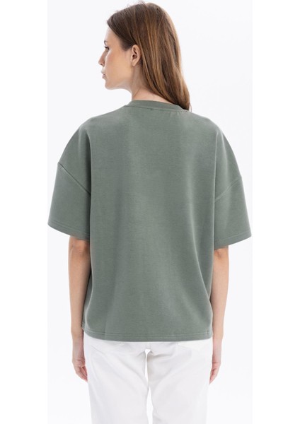 Bisiklet Yaka Oversize Emboss Baskılı Kadın T-Shirt