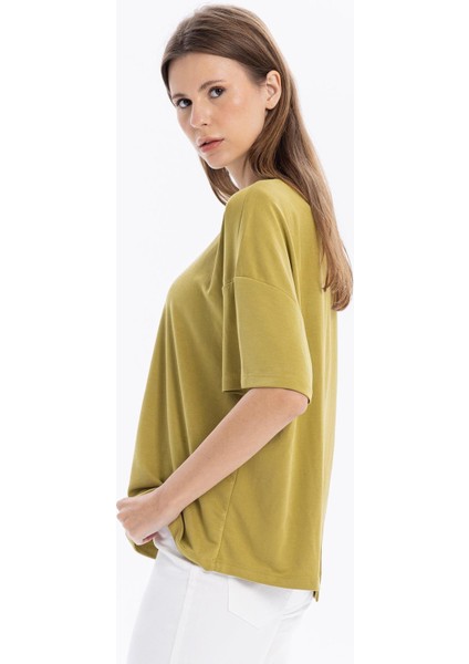 Bisiklet Yaka Oversize Sırtı Açık Kadın T-Shirt