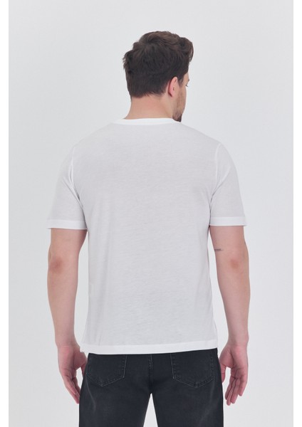 Basic Erkek T-Shirt Beyaz Kısa Kollu Erkek Tişort Nakış Detaylı fırsatları