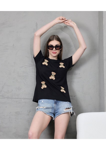 Genç Kadın Ayıcık Süzene Nakışlı T-Shirt
