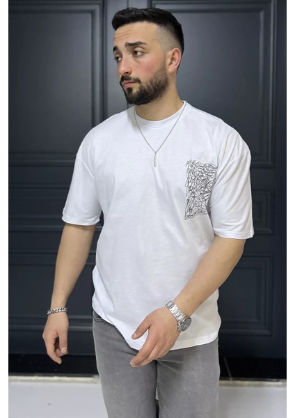 Erkek Bisiklet Yaka Oversize Aksesuar Detaylı Tişört P-00015043 fiyatları