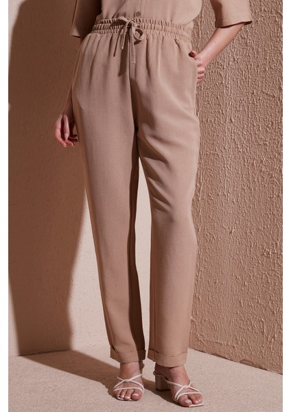 Relaxed Fit Normal Bel Düz Paça Pantolon Bayan Pantolon 25Y0550K1