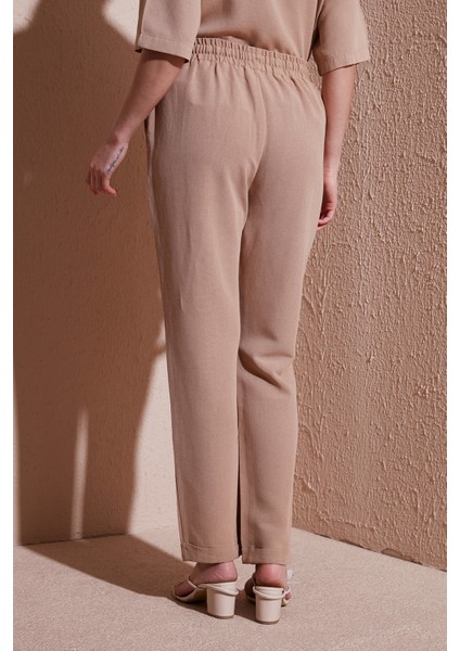 Relaxed Fit Normal Bel Düz Paça Pantolon Bayan Pantolon 25Y0550K1 indirimleri