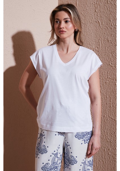 % 100 Pamuk Standart Fit V Yaka Güpür Detaylı Bluz Bayan Bluz 25Y0540K1