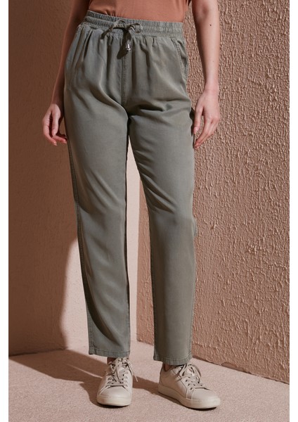 Comfort Fit Yüksek Bel Düz Paça Pantolon Bayan Pantolon 25Y0477K1