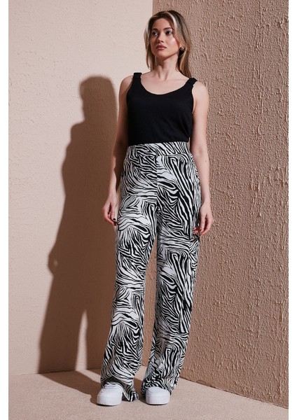 Desenli Regular Fit Yüksek Bel Bol Paça Pantolon Bayan Pantolon 25Y0179K1 fırsatları