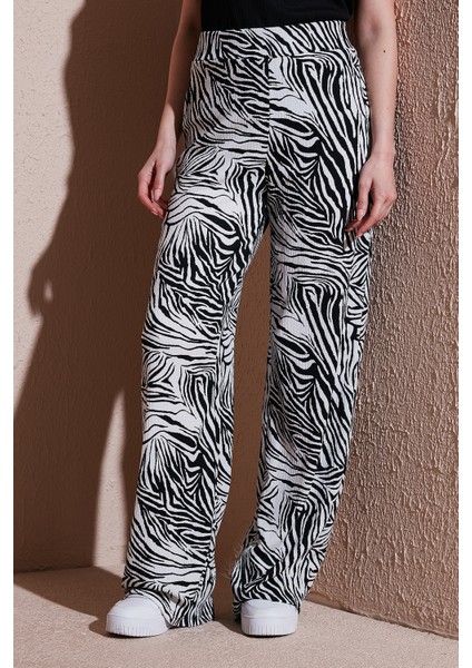 Desenli Regular Fit Yüksek Bel Bol Paça Pantolon Bayan Pantolon 25Y0179K1