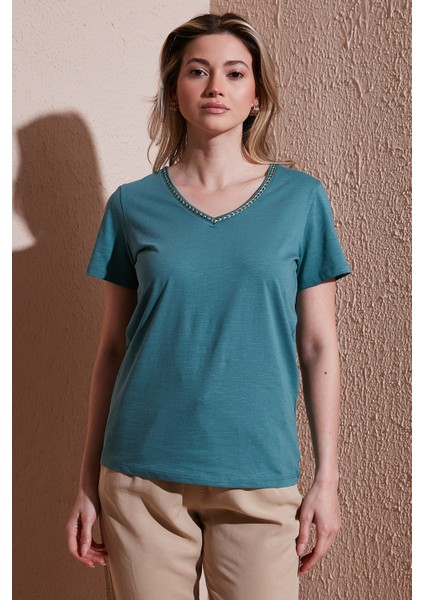 Pamuk Regular Fit V Yaka T Shirt Bayan T Shirt 25Y0478K1 modelleri