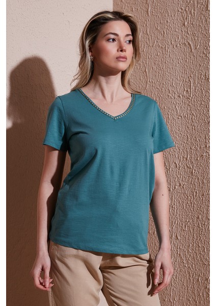 Pamuk Regular Fit V Yaka T Shirt Bayan T Shirt 25Y0478K1 fırsatları