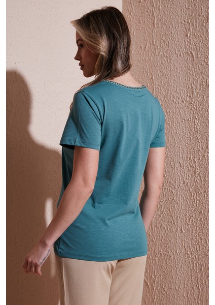 Pamuk Regular Fit V Yaka T Shirt Bayan T Shirt 25Y0478K1 indirimleri