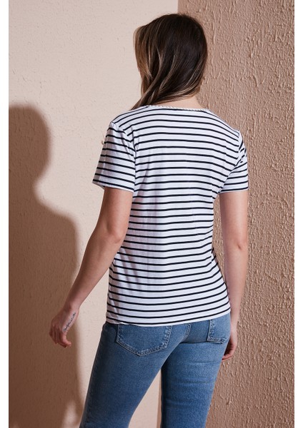 Pamuk Regular Fit V Yaka T Shirt Bayan T Shirt 25Y0478K1 indirimleri