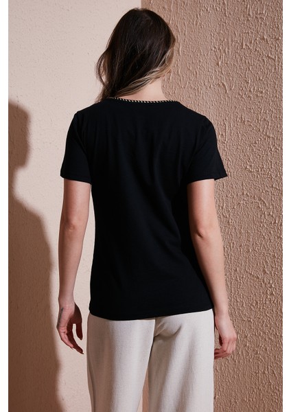 Pamuk Regular Fit V Yaka T Shirt Bayan T Shirt 25Y0478K1 indirimleri