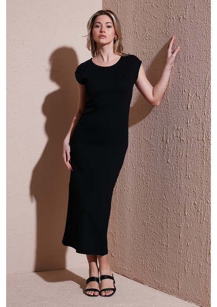 Pamuklu Slim Fit Yırtmaçlı Midi Boy Elbise Bayan Elbise 25Y0040K1